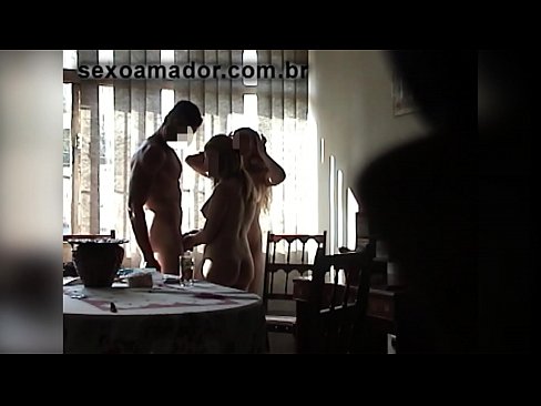 ❤️ Amigos sexuais convidam um homem gigante e uma ménage à trois com ele ❤️❌ Porno russo em nós pt-br.hellporno-com.ru ❌️